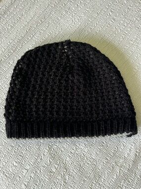 Black/Gray Women’s Knit Beanie - Women’s Winter Accessory